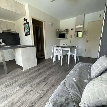 Apartment Appt 2 Pieces - Lr010-109z